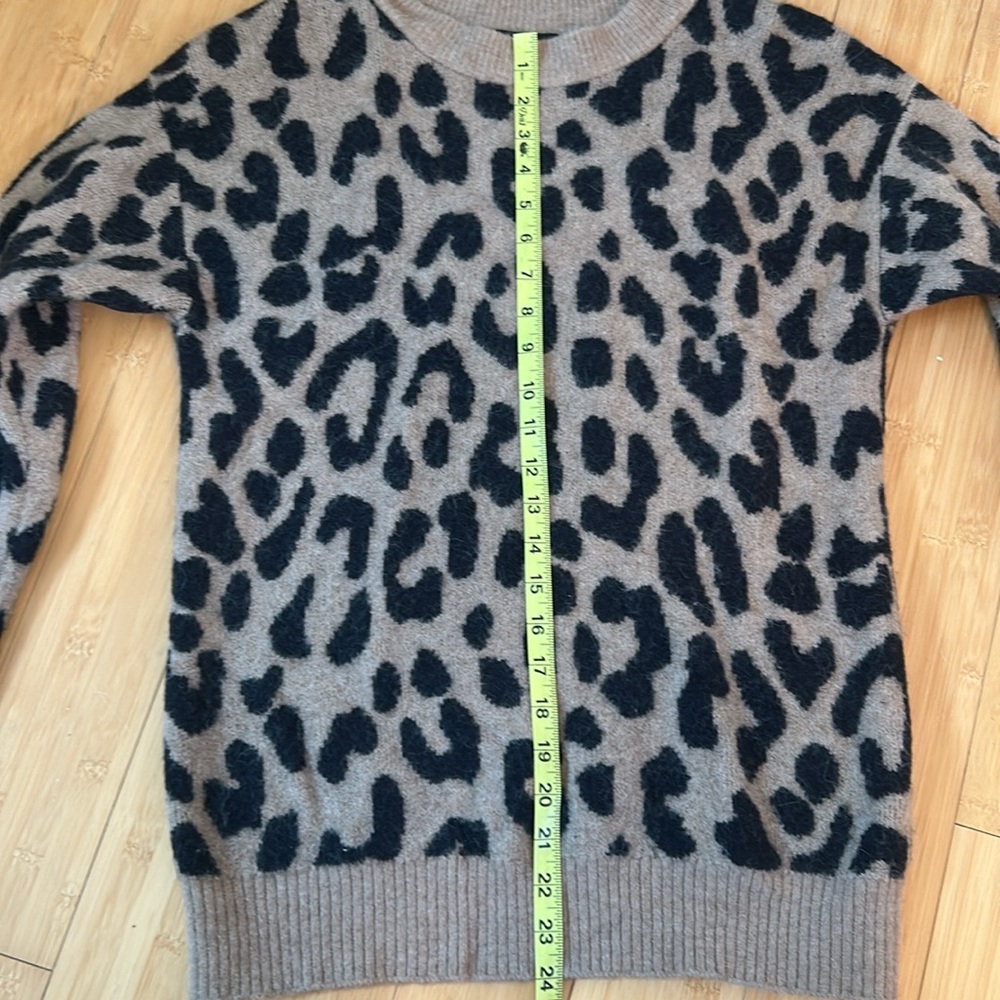 J. Crew Leopard Print Crewneck Merino Wool Alpaca Blend Sweater Women’s Small - Picture 10 of 10